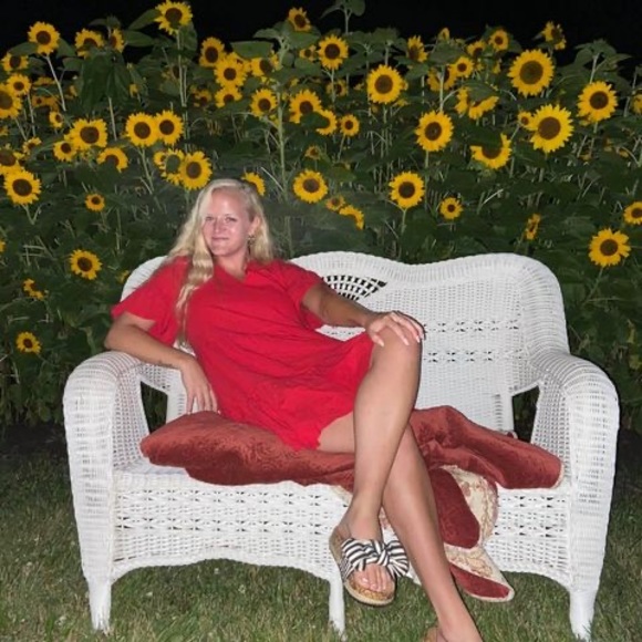 Meet your Posher, Ali - Picture 1 of 1